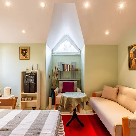 Lovely Flat Near Trendy Spots In Kadikoy 公寓