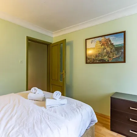 Lovely Flat Near Trendy Spots In Kadikoy 公寓 *