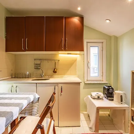 Lovely Flat Near Trendy Spots In Kadikoy 公寓 *